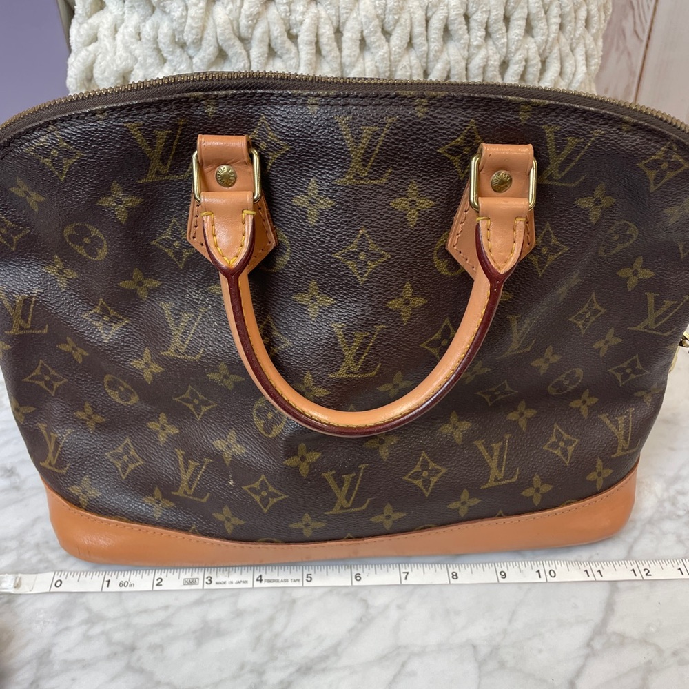 Louis Vuitton Monogram Alma - Picture 11 of 16